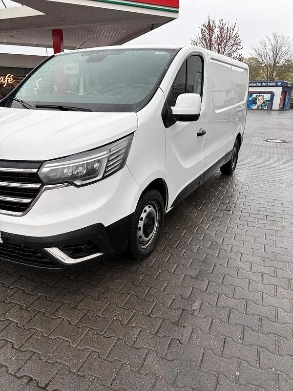 Gebraucht Renault Traffic 125 PS (91 kW) 2022 Van / Kleinbus