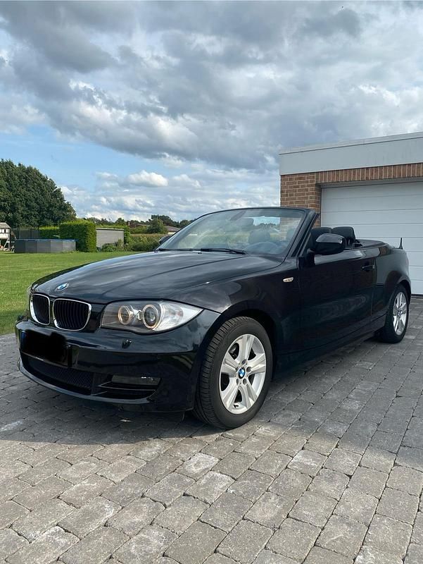 Schwarz Gebraucht 2010 BMW 118 Cabriolet Cabrio | 7.500 € (Fairer Preis) - Bild 1/4
