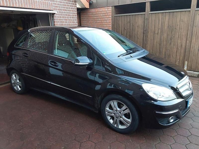Gebraucht Mercedes B180 109 PS (80 kW) 2008 Schwarz Van / Kleinbus