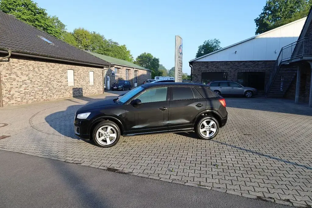 Second-hand Audi Q2 S-Line 150 CP (110 kW) 2020 Negru SUV