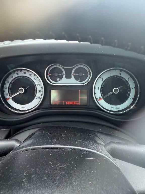Weiß Gebraucht 2013 Fiat 500L Easy Van / Kleinbus | 3.900 € (Superpreis) - Bild 1/4