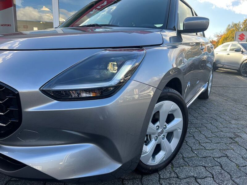 Neu Suzuki Swift Comfort 83 PS (61 kW) 2025 Silber Kleinwagen