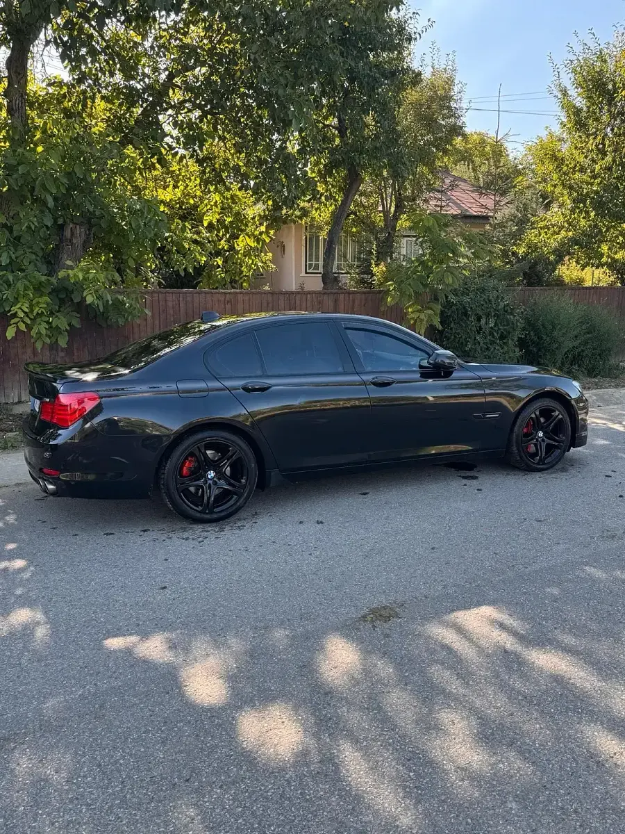 Gebraucht BMW 730 300 PS (220 kW) 2010 Schwarz Limousine