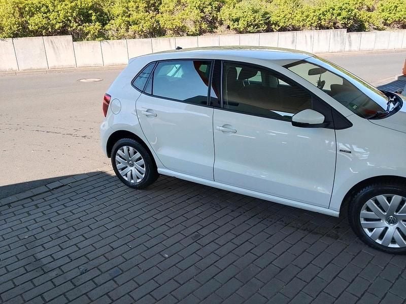 Second-hand VW Polo 80 CP (58 kW) 2015 Alb Hatchback