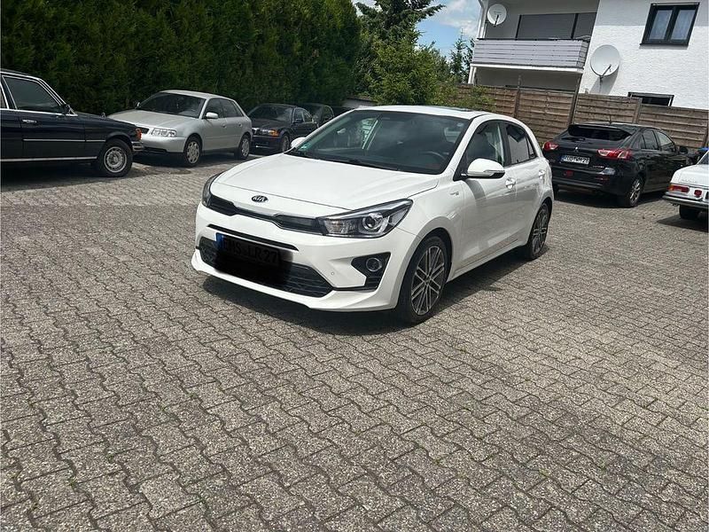 Gebraucht Kia Rio Platinum 120 PS (88 kW) 2021 Weiß Limousine
