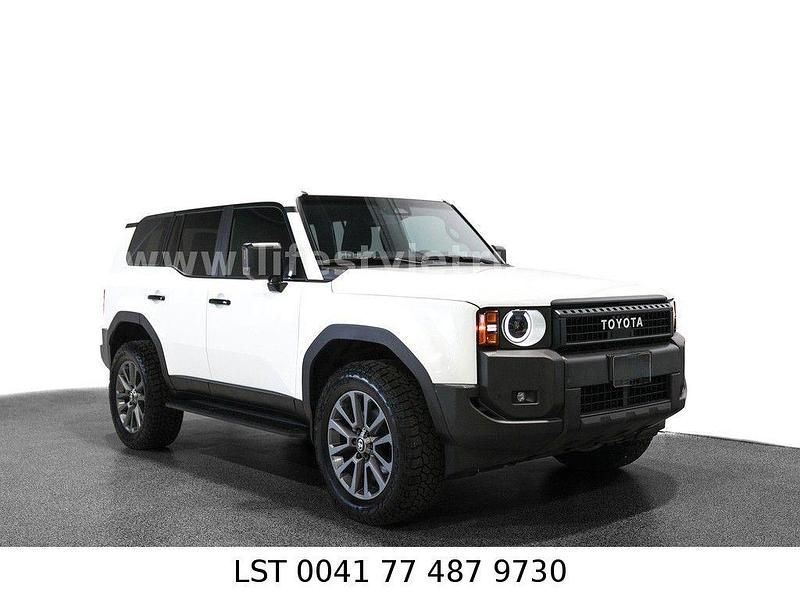 Weiß Gebraucht 2024 Toyota Land Cruiser T1 SUV | 58.915 € - Bild 1/4