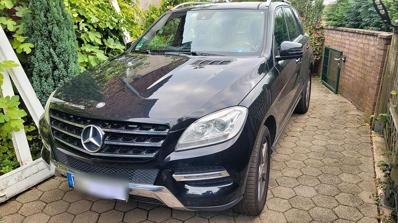 Schwarz Gebraucht 2013 Mercedes ML350 SUV | 12.900 € (Superpreis) - Bild 1/4