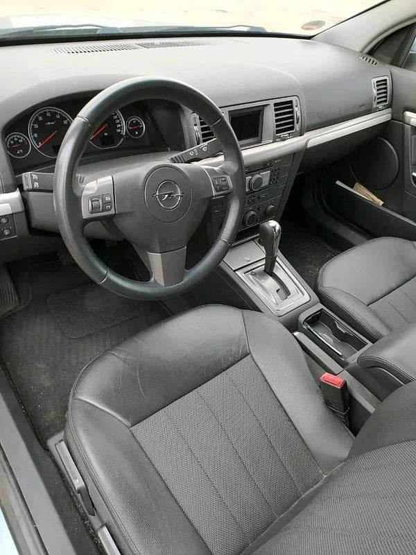 Gebraucht Opel Vectra 155 PS (114 kW) 2008 Blau Kleinwagen