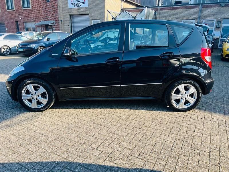 Gebraucht Mercedes A180 116 PS (85 kW) 2012 Schwarz Limousine