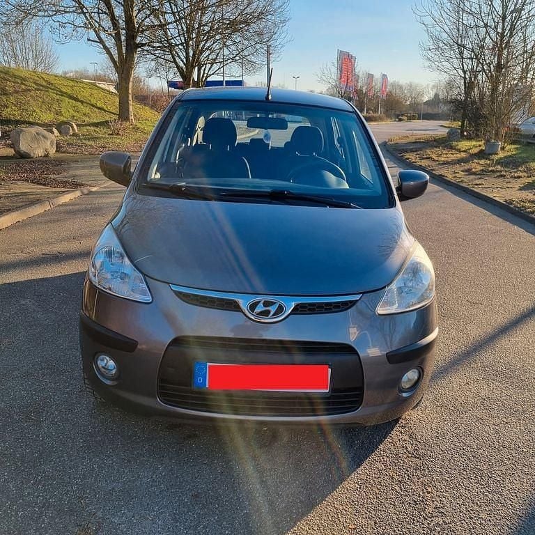 Grau Gebraucht 2009 Hyundai i10 Classic Kleinwagen | 4.200 € (Fairer Preis) - Bild 1/4