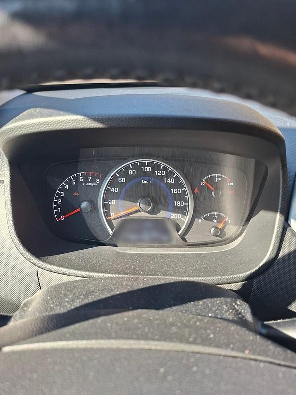 Gebraucht Hyundai i10 87 PS (63 kW) 2019 Rot Kleinwagen