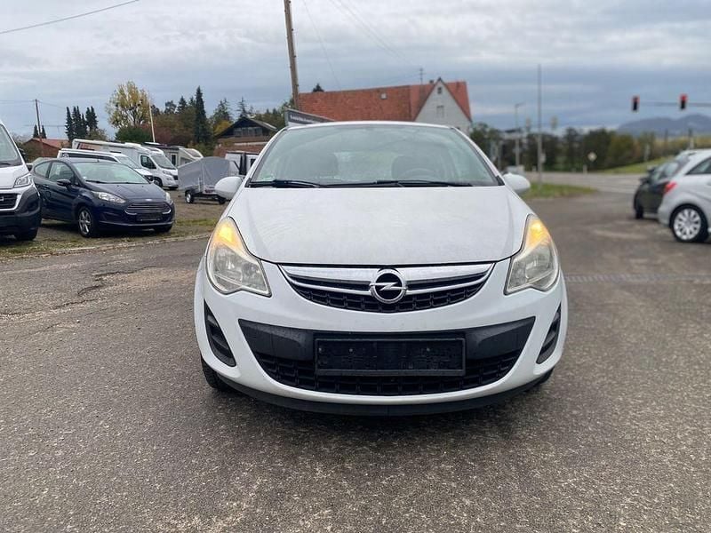 Weiß Gebraucht 2012 Opel Corsa Selection Kleinwagen | 2.999 € (Fairer Preis) - Bild 1/4