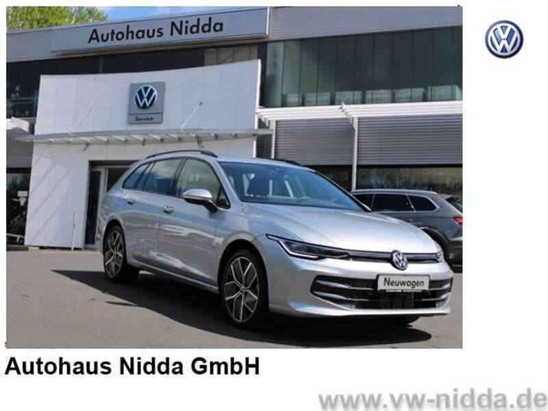 Oyster silver metallic Neu 2025 VW Golf VIII Kombi | 29.554 € (Superpreis) - Bild 1/4