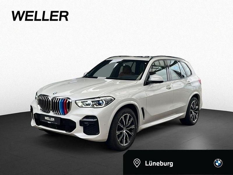 Mineralweiß (weiß) Gebraucht 2022 BMW X5 M Sport SUV | 60.990 € (Guter Preis) - Bild 1/4