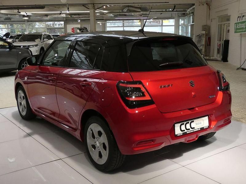 Neu Suzuki Swift Comfort 83 PS (61 kW) 2025 Rot Limousine