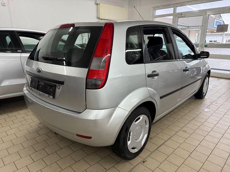 Gebraucht Ford Fiesta 80 PS (58 kW) 2005 Silber Kleinwagen