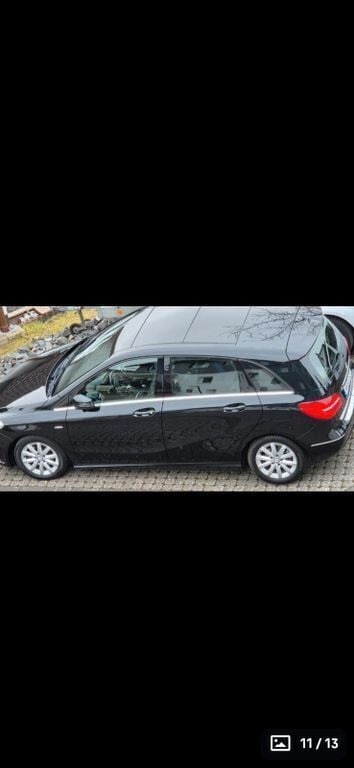 Schwarz Gebraucht 2012 Mercedes B180 Van / Kleinbus | 8.000 € (Superpreis) - Bild 1/4