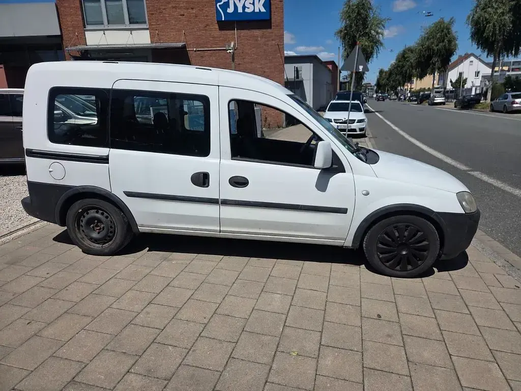 Gebraucht Opel Combo Basis 94 PS (69 kW) 2007 Weiß Van / Kleinbus