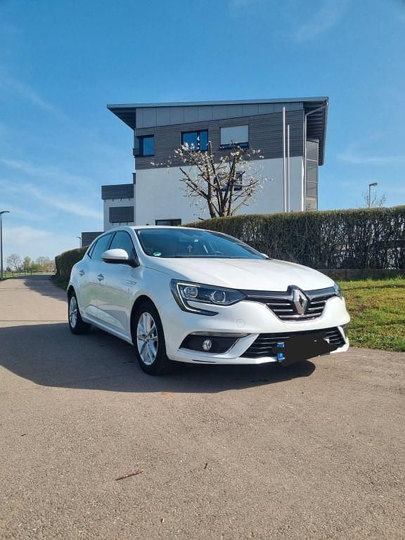 Gebraucht Renault Mégane IV 110 PS (80 kW) 2016 Weiß Limousine