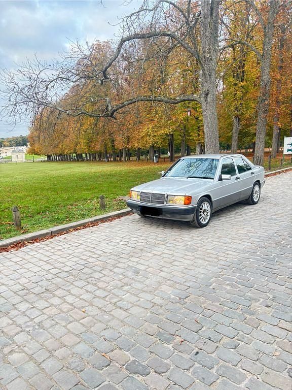 Schwarz Gebraucht 1992 Mercedes 190 Limousine | 9.990 € - Bild 1/4