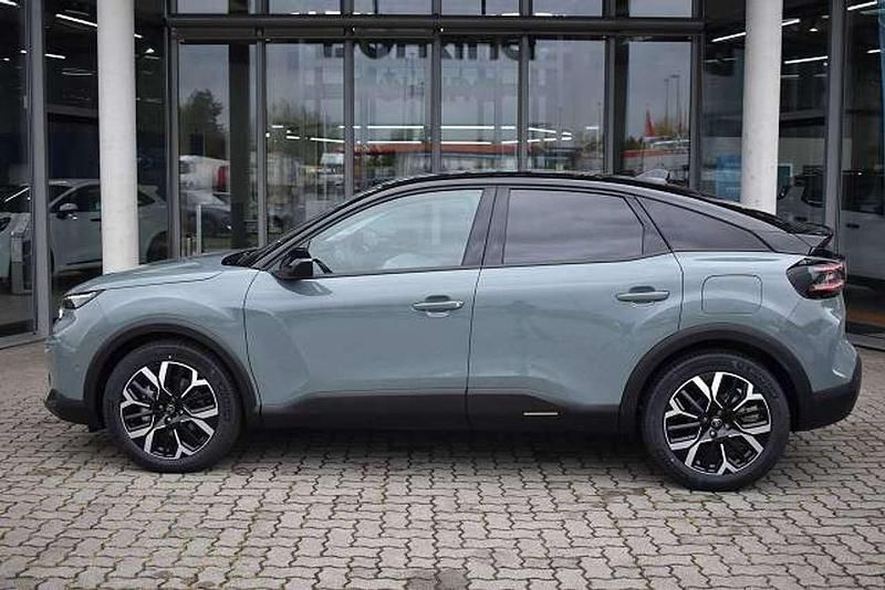 Neu Citroën C4 131 PS (96 kW) 2025 Manhattan grün Limousine