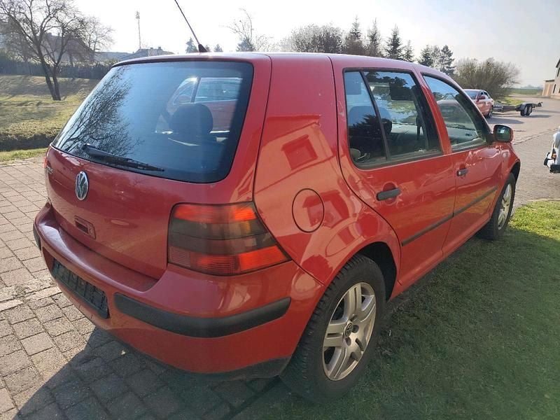 Gebraucht VW Golf IV 75 PS (55 kW) 2001 Rot Kleinwagen