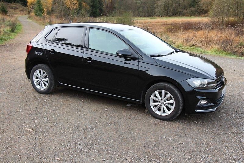 Gebraucht VW Polo Comfortline 95 PS (69 kW) 2019 Schwarz Limousine