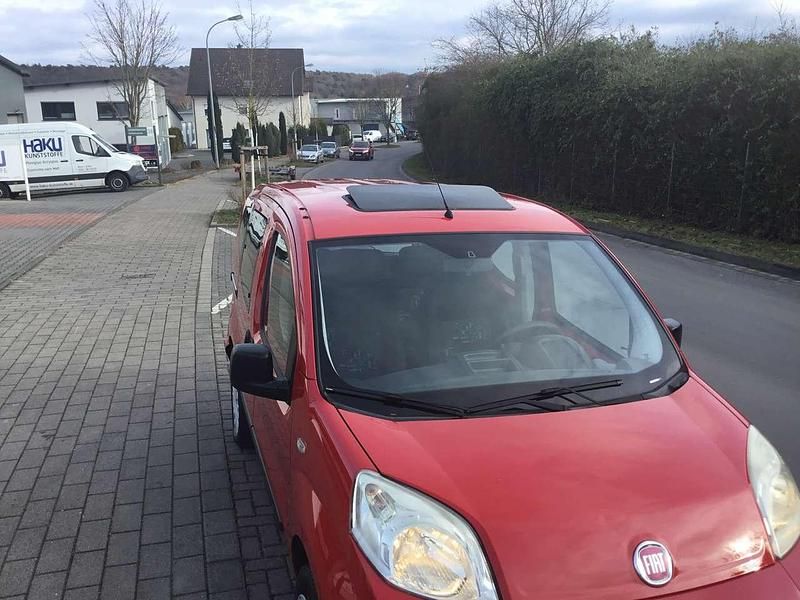 Gebraucht Fiat Qubo Dynamic 73 PS (53 kW) 2009 Rot Van / Kleinbus