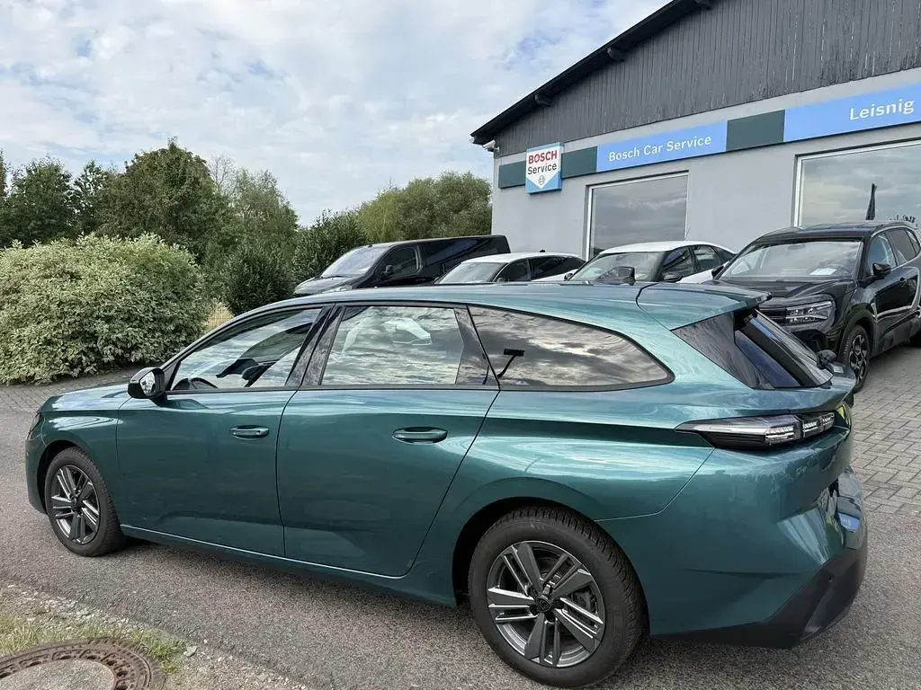 Gebraucht Peugeot 308 SW Active 131 PS (96 kW) 2023 Avatar blau Kombi