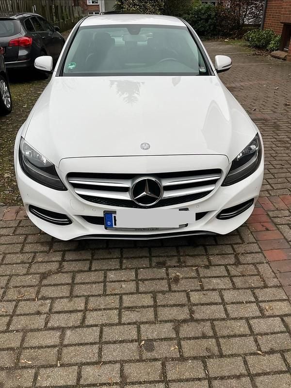 Weiß Gebraucht 2014 Mercedes C180 Limousine | 12.000 € (Guter Preis) - Bild 1/4