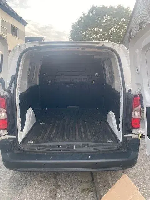 Gebraucht Opel Combo 131 PS (96 kW) 2024 Weiß Van / Kleinbus