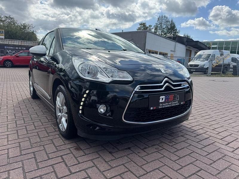 Schwarz Gebraucht 2015 DS Automobiles DS3 Chic Kleinwagen | 6.600 € (Etwas zu teuer) - Bild 1/4