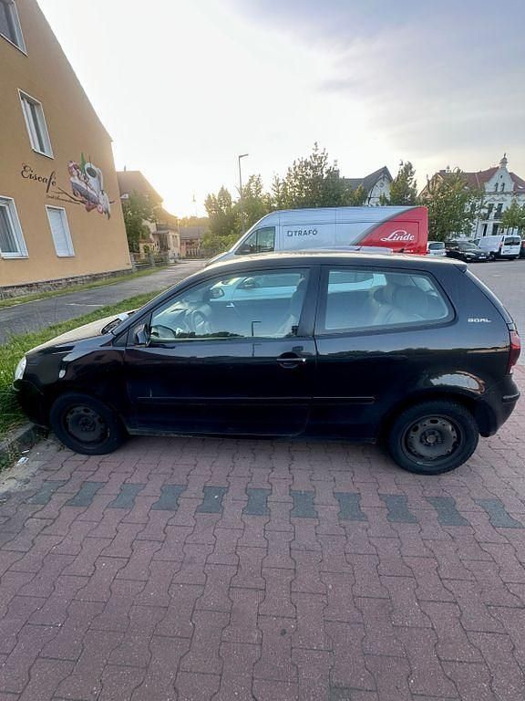 Second-hand VW Polo Edition 80 CP (58 kW) 2006 Negru Hatchback