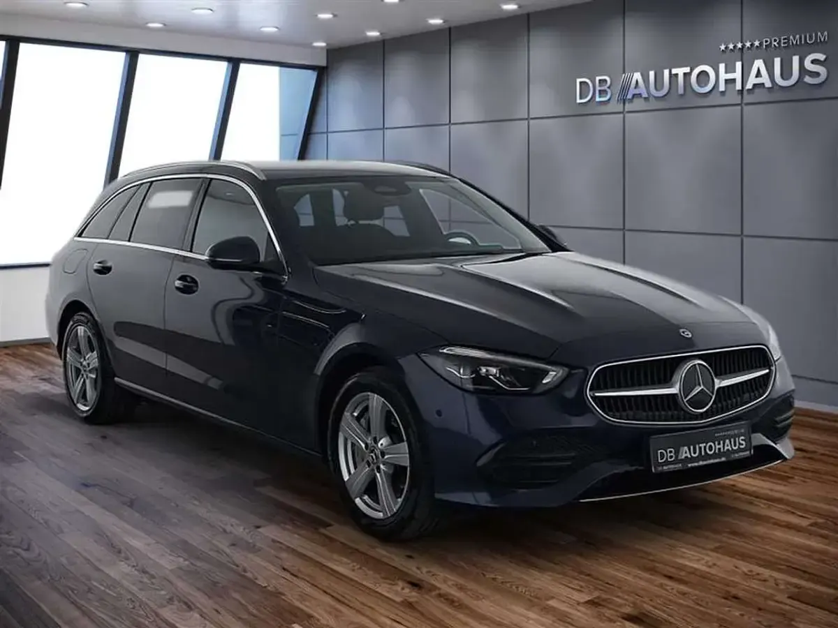 Gebraucht Mercedes C300e Advanced 313 PS (230 kW) 2023 Blau Kombi