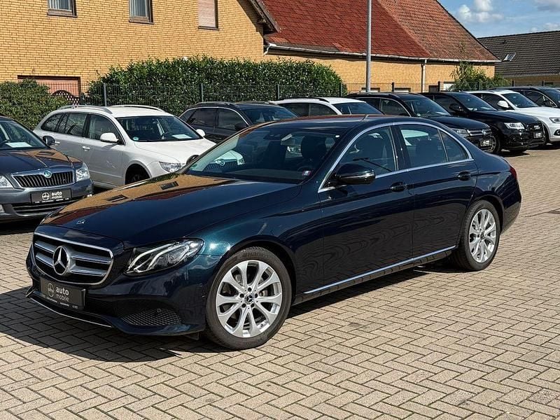 Gebraucht Mercedes E200 184 PS (135 kW) 2017 Blau Limousine