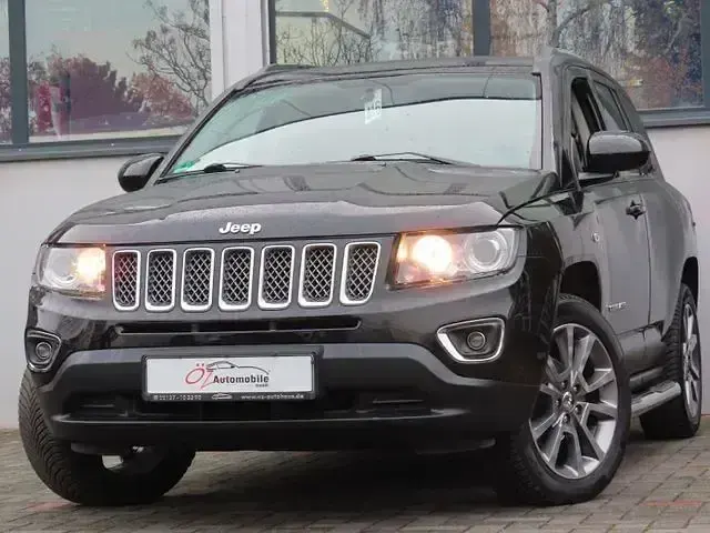 Gebraucht Jeep Compass Limited 170 PS (125 kW) 2016 Schwarz SUV