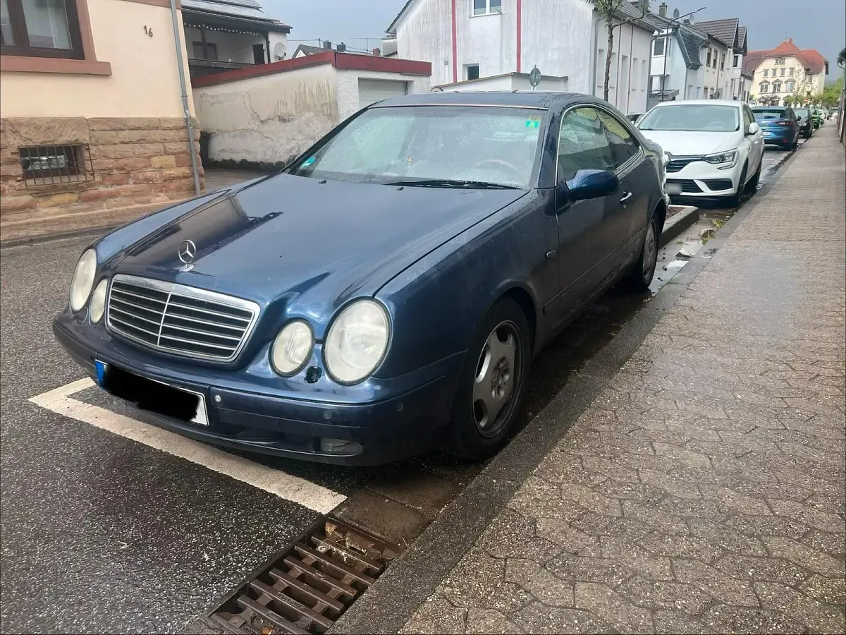 Gebraucht Mercedes CLK230 193 PS (141 kW) 1998 Blau Coupé