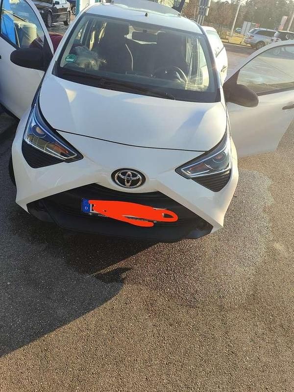 Weiß Gebraucht 2019 Toyota Aygo Kleinwagen | 7.000 € (Superpreis) - Bild 1/4