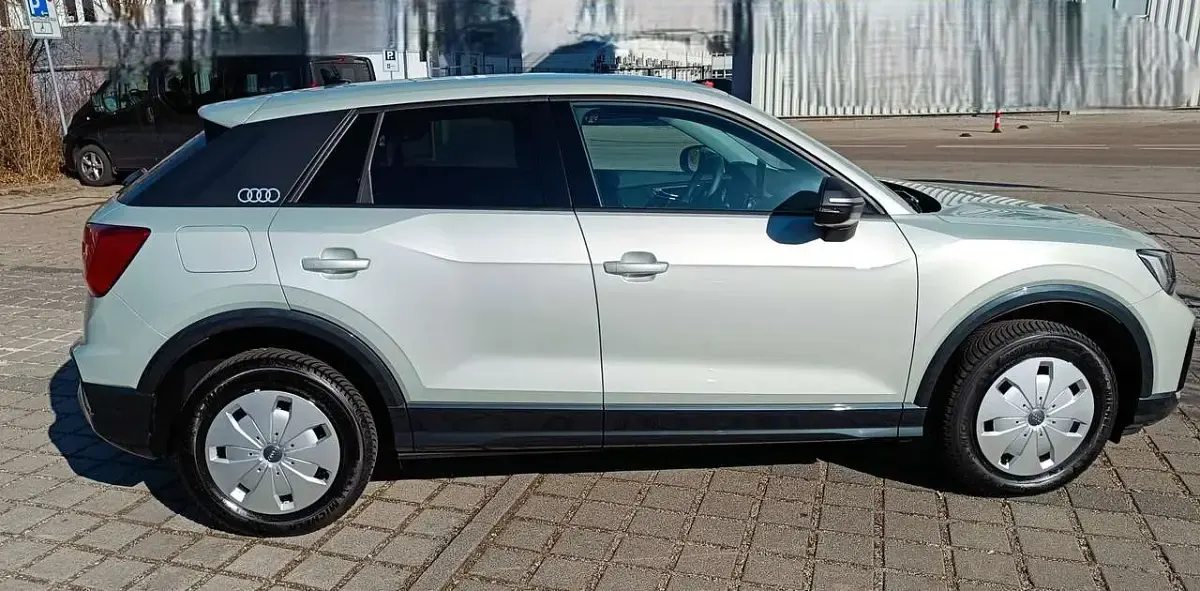Gebraucht Audi Q2 Advanced Plus 150 PS (110 kW) 2024 Silber SUV