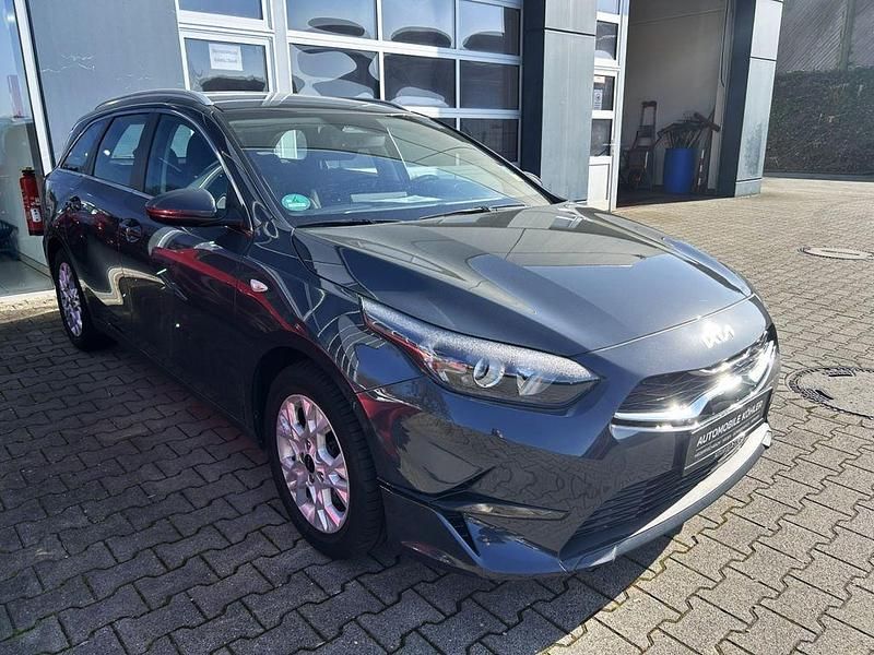 Gebraucht Kia Ceed Sportswagon Vision 140 PS (102 kW) 2024 Grau Kombi