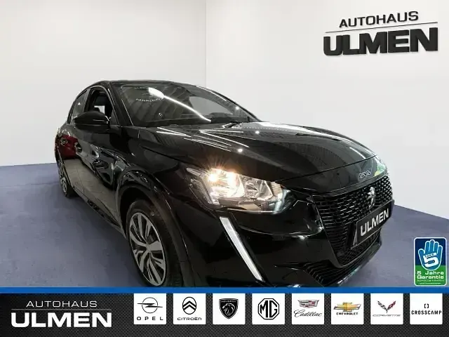 Gebraucht Peugeot e-208 Active 100 kW (136 PS) 2021 Schwarz Kleinwagen