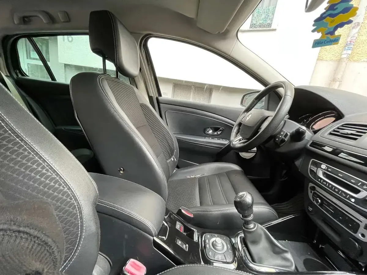 Gebraucht Renault Mégane GrandTour 131 PS (96 kW) 2014 Schwarz Kombi