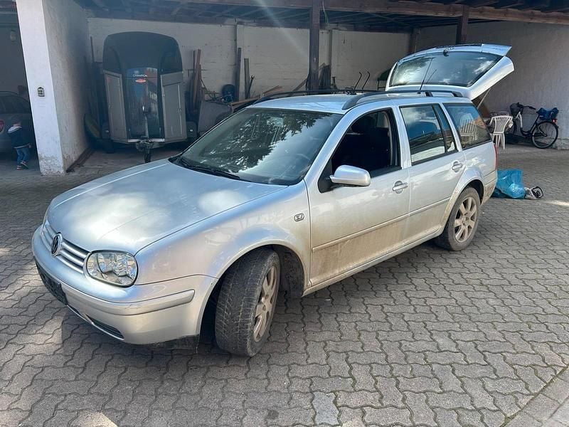 Second-hand VW Golf IV 75 CP (55 kW) 2004 Argintiu Break