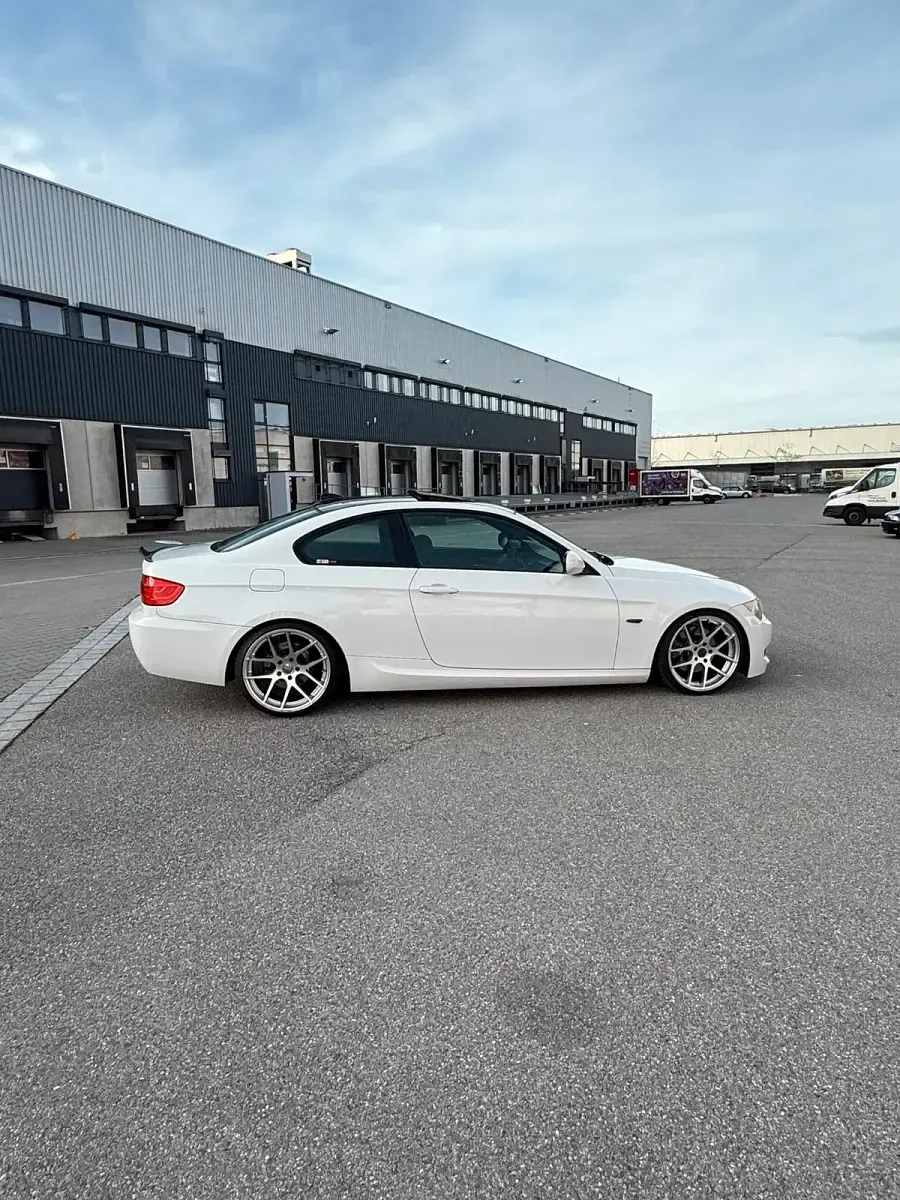 Gebraucht BMW 325 M Performance 218 PS (160 kW) 2010 Weiß Coupé