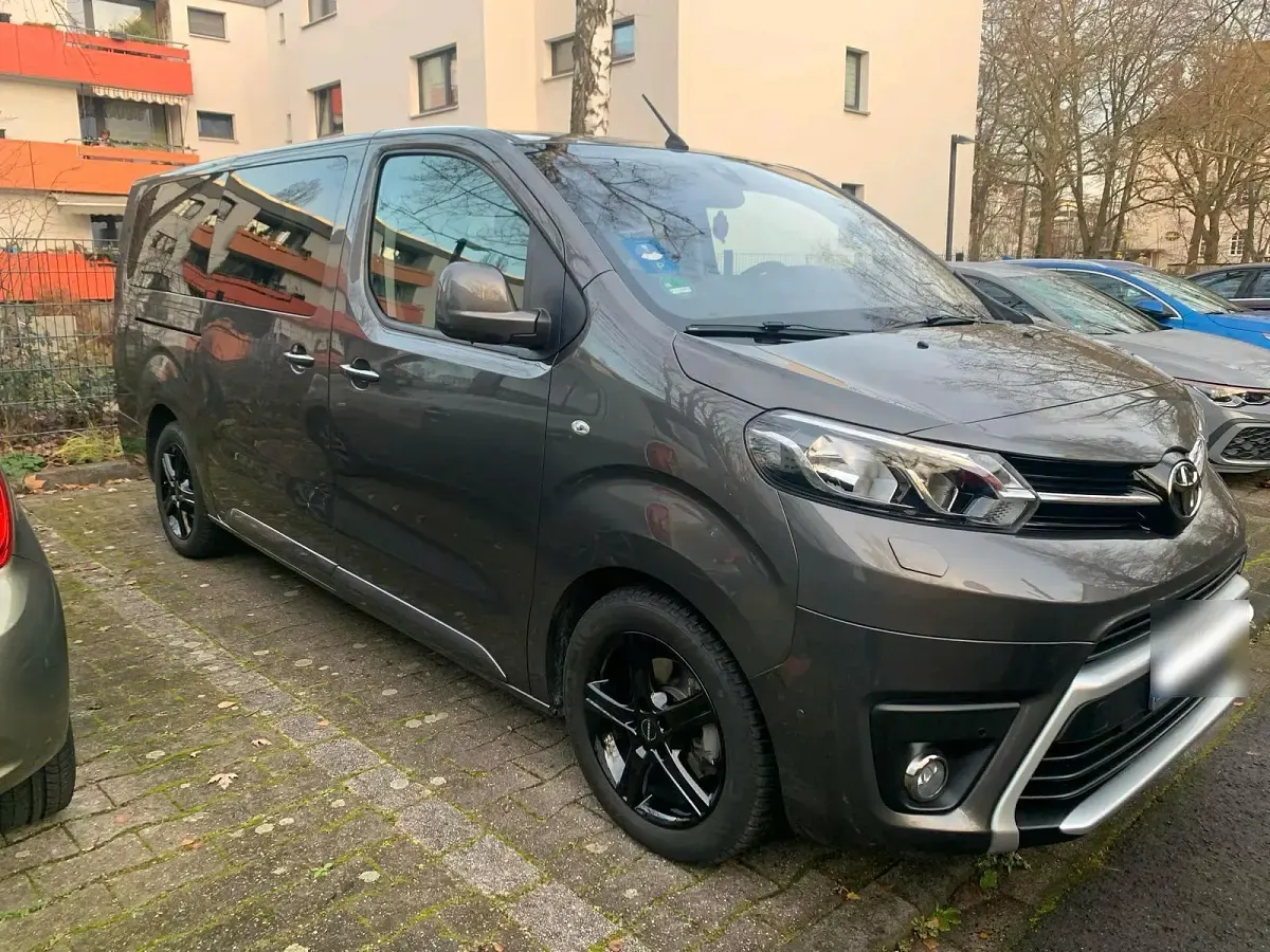 Gebraucht Toyota Proace Verso 144 PS (105 kW) 2022 Grau Kombi