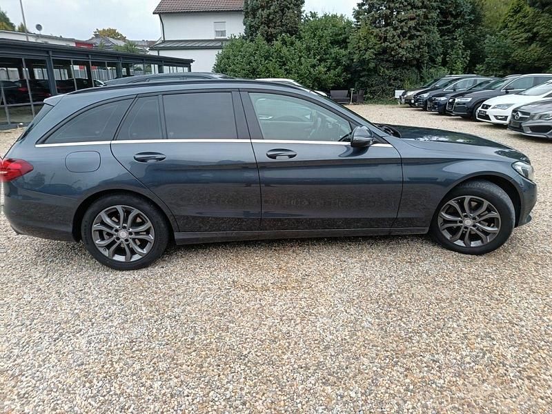 Blau Gebraucht 2016 Mercedes C220 Kombi | 10.900 € (Guter Preis) - Bild 1/4
