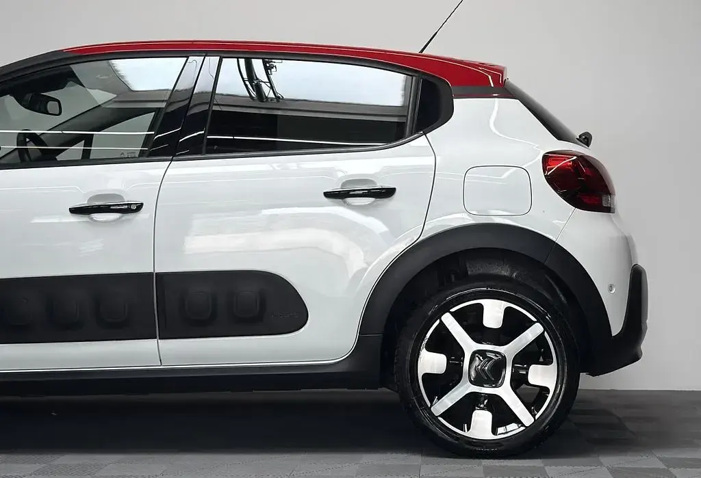 Gebraucht Citroën C3 Shine 82 PS (60 kW) 2017 Weiß Limousine