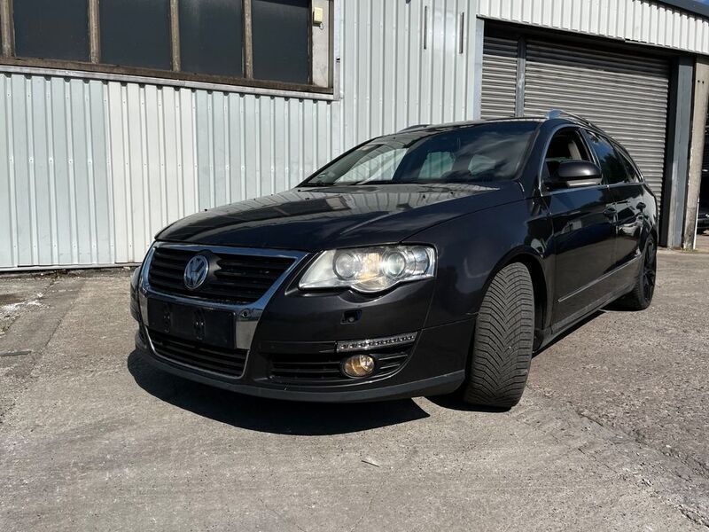 Braun Gebraucht 2006 VW Passat Kombi | 1.999 € (Guter Preis) - Bild 1/4