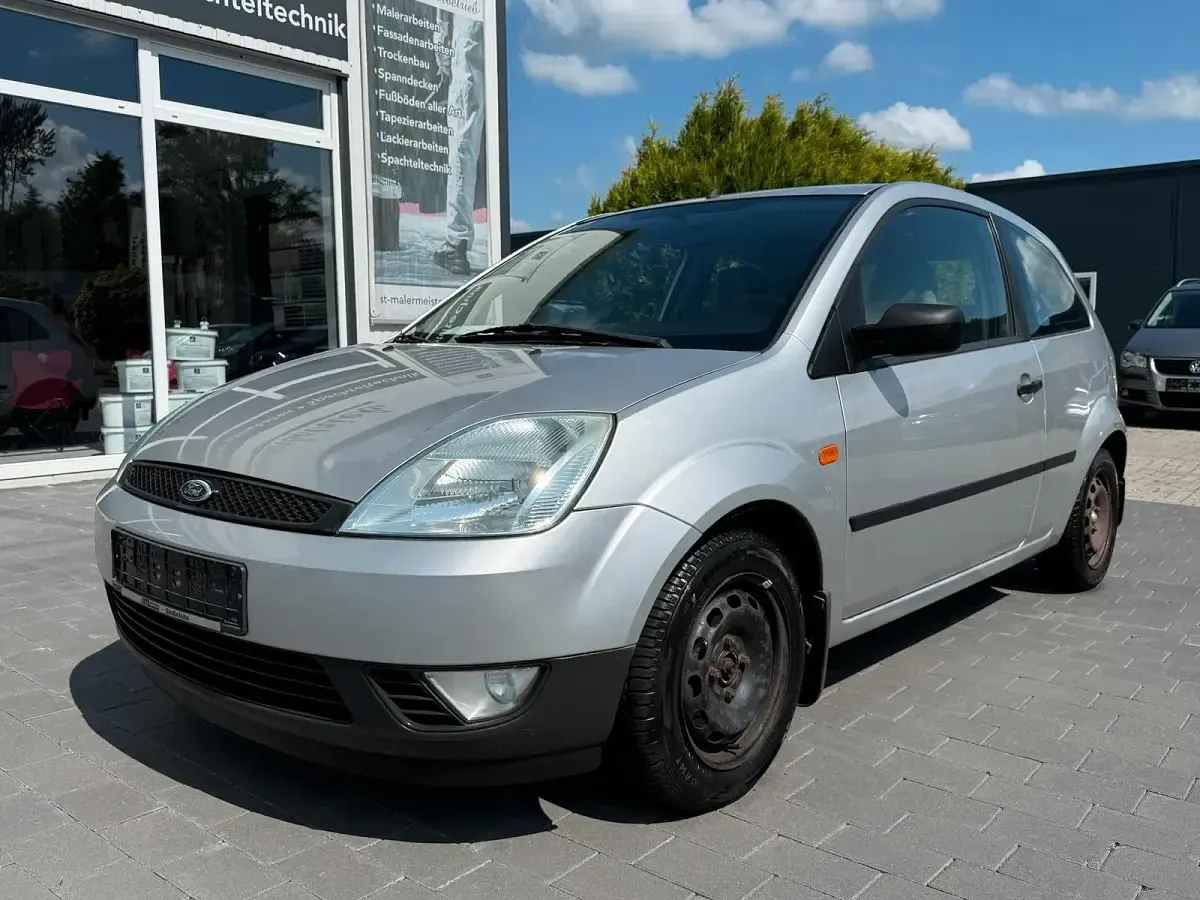 Gebraucht Ford Fiesta 60 PS (44 kW) 2004 Silber Kleinwagen