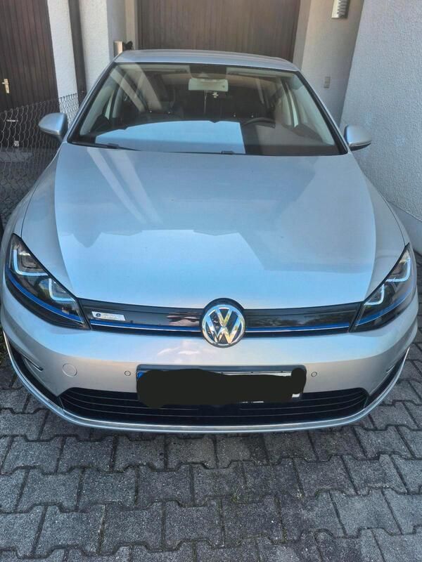 Silber Gebraucht 2015 VW e-Golf Kleinwagen | 8.699 € (Guter Preis) - Bild 1/4